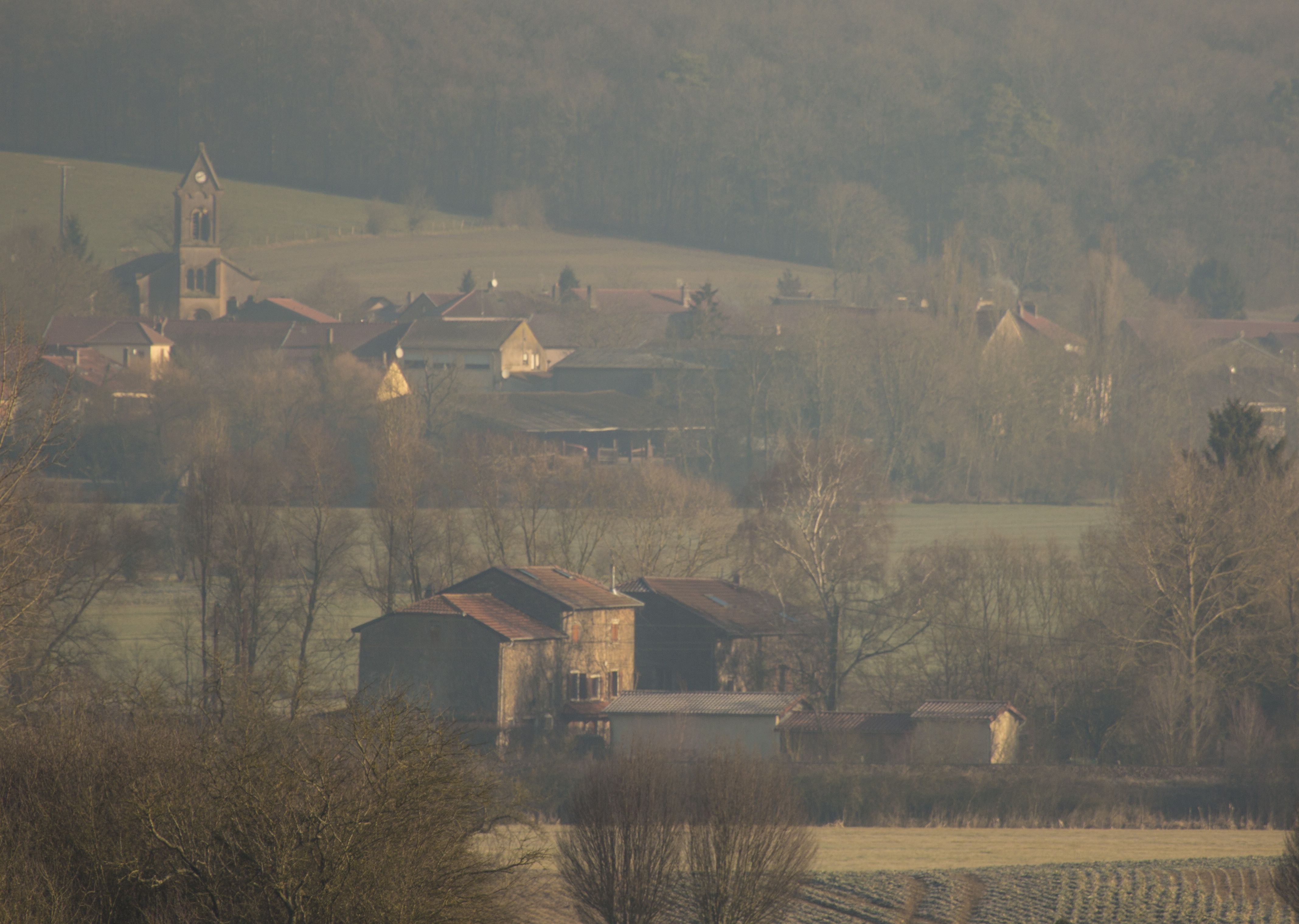 Vue depuis la route d'Aubécourt